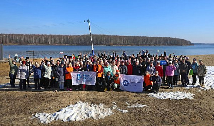 Волонтеры Смоленщины вывезли 152 кубометра мусора с берегов водохранилища в Десногорске