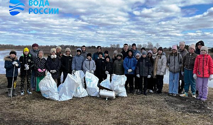 За мусор на берегах взялись дети