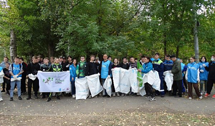 200 человек очистили берег Карлутки в Ижевске