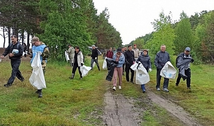 С заповедной территории на берегах Байкала вывезли 150 мешков мусора