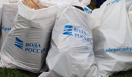 Волонтеры Удмуртии привели в порядок берега Кенского пруда