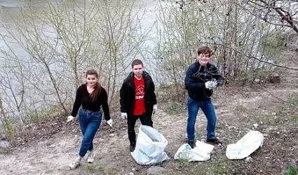 Глава минприроды КБР возглавил уборку на берегах реки Нальчик