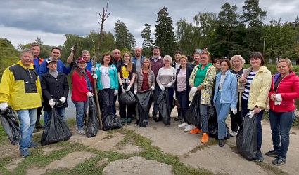 Калужские депутаты открыли сезон акцией по уборке берегов