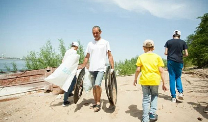 100 жителей Краснослободска сделали берега Волги чище на сотни мешков мусора