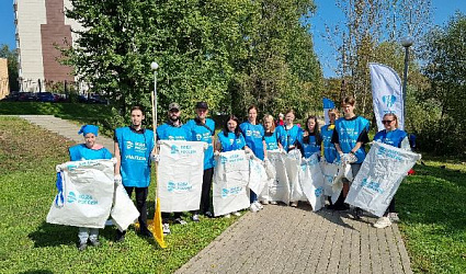 Волонтеры «Воды России» чистят городские пруды в Подмосковье и на Урале