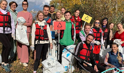 Необычный субботник на сапах провела в Красноярске воспитанница экошколы