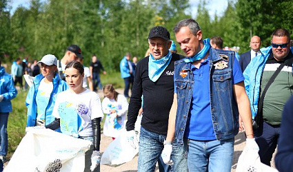 Колеса, скорость, чистота: байкеры привели в порядок берег Балтийского моря
