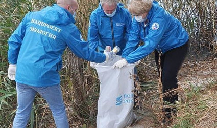 В Красноярске на берегу Енисей прошел экомарафон «Чистые берега Сибири»