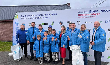 Александр Дрозденко и Мария Кожевникова поддержали акцию «Вода России» в Шлиссельбурге