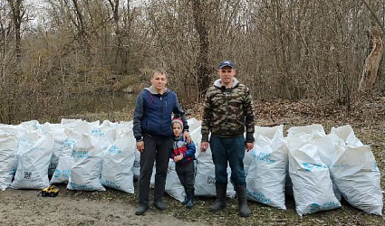 141 мешок мусора на четверых: волонтеры-ударники из Курска