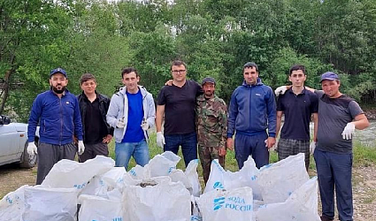  Глава минприроды Карачаево-Черкесии в День эколога стал участником акции «Вода России»