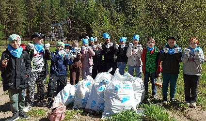 Школьники выходят на уборку берегов по всей России