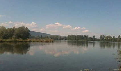 Волонтеры привели в порядок берега озера Бекан в Северной Осетии