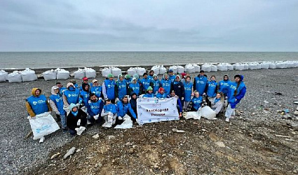 «Вода России» провела экосубботник на берегу Охотского моря