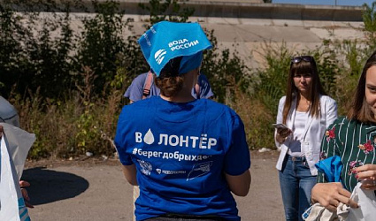 Жители Сызрани вместе с администрацией города убрали мусор с городских пляжей