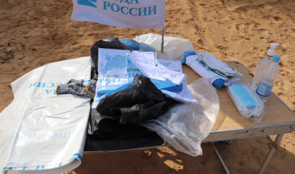 160 кубометров мусора собрали волонтеры на берегу реки Липки в Московской области
