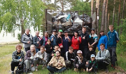 Берега Обского моря избавляются от «бескультурного слоя» силами волонтеров